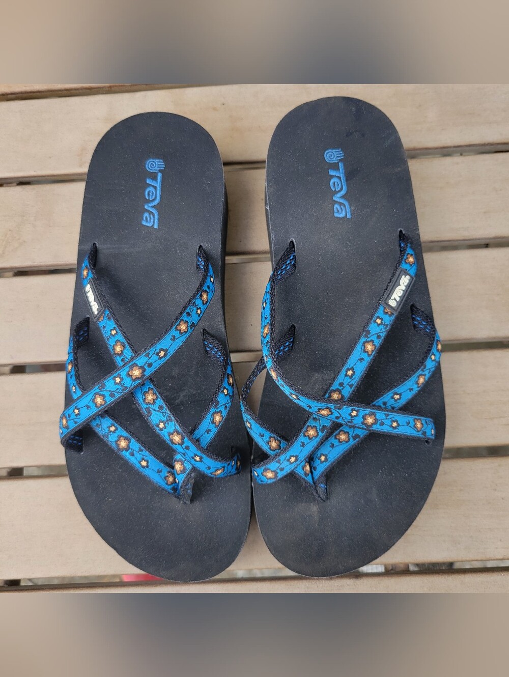 Teva Women's Blue Patterned Strappy Flip Sandals